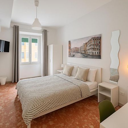 Colosseo Rooms B&B โรม ภายนอก รูปภาพ