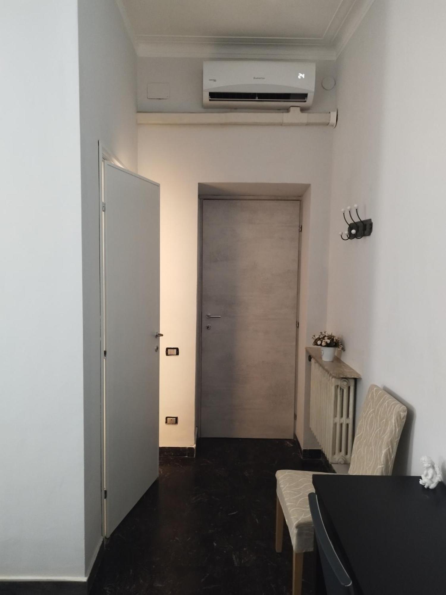 Colosseo Rooms B&B โรม ภายนอก รูปภาพ
